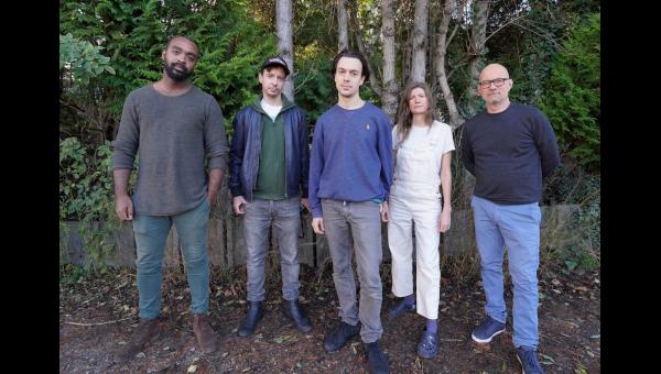 2_groupe-desmond-white